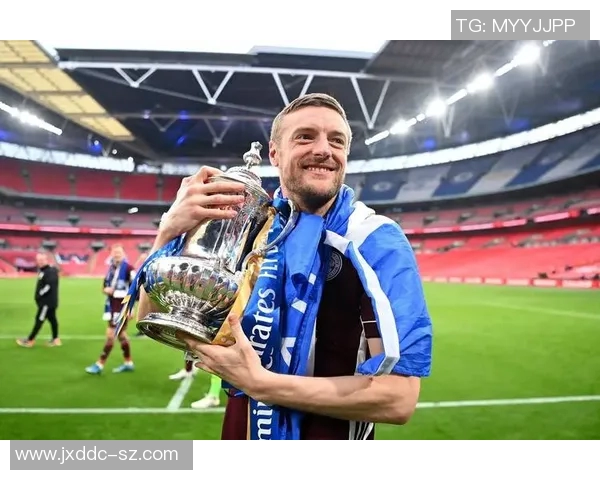 当传奇交汇时世界足坛巨星梦幻融合震撼诞生